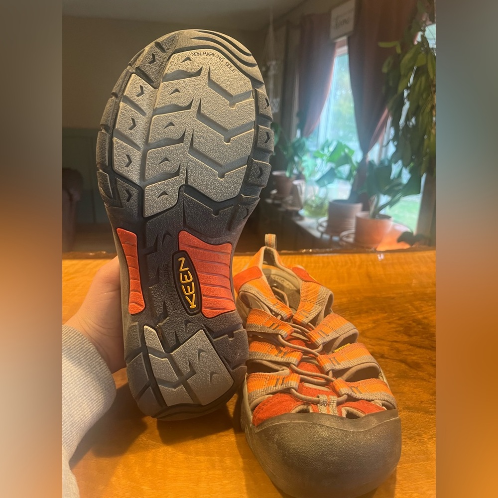 Mens New Keen Hiking Sandal